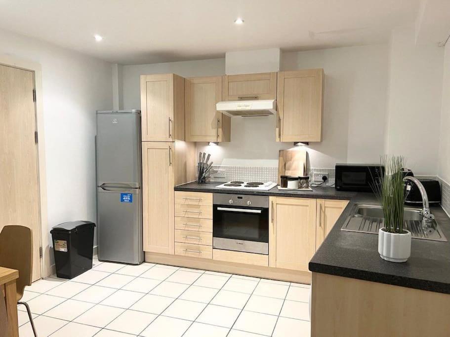 2 Bedroom City Center Apartment Manchester Exterior photo